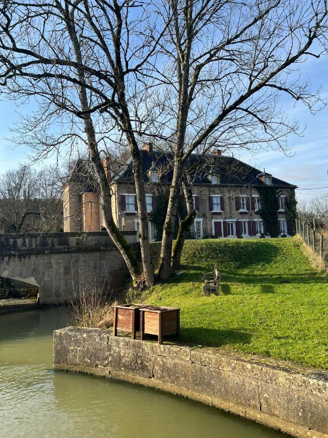 Maison Ichigo Voutenay-sur-Cure Exteriér fotografie